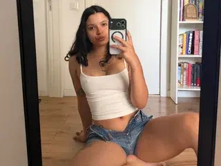 Streamate Free Porn Cam of rossilari