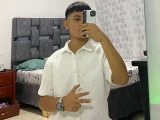 Streamate Best live sex cam show of SantiagoCool