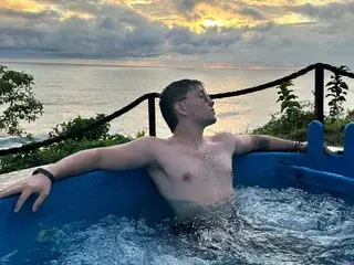 Streamate Live Sex of Chriis_bell18