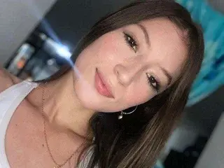Streamate Live Sex Cam of celeste_sweett19