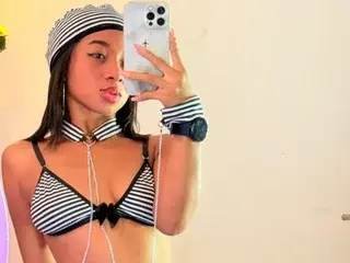 Streamate Nude Webcam of Karol_Mejia