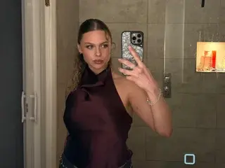 Streamate Live Sex Cam of Bella_Rose22