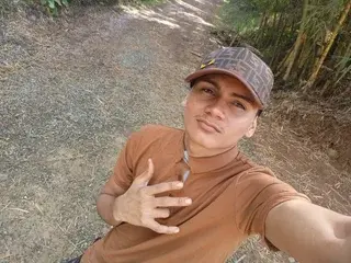 Streamate Watch Live Sex Cams of JhoseB