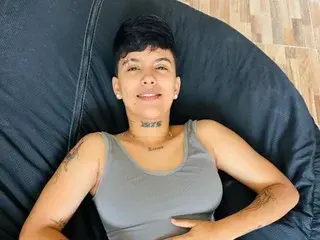 Streamate Watch Live Sex Cams of Nini_Smith