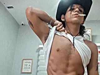 Streamate Nude Webcam of cummasterandy