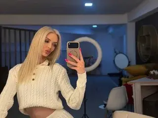 Streamate Adult Webcams of SkinnyNatty