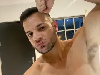 Streamate Best live sex cam show of FrezisYmuscle