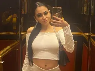 Streamate Nude Webcam of TinyCassy