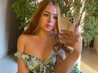 Streamate Adult Webcam of Honeyy_Doll