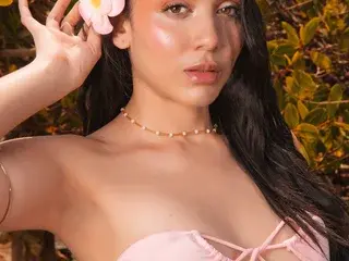 Streamate Nude Webcam of ValleryGarcia