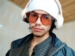 Streamate Live Sex of Frankie_Lm