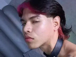 Streamate Live Sex Cam of Bennet_Gray