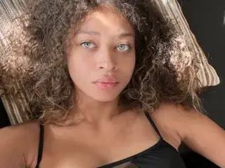 Streamate Live Porn of WillowNoir