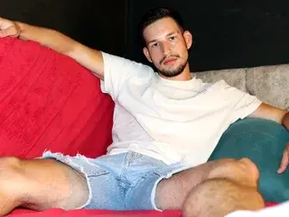 Streamate Nude Webcam of LeonVane
