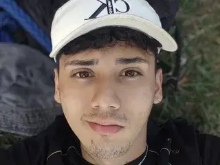 Streamate Live Sex Cam of Jacobs_Shelbyy