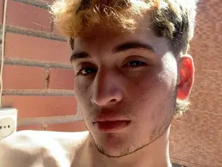 Streamate Sex Chat of ian_lombardi