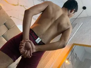 Streamate Watch Live Sex Cams of MOgekobig19