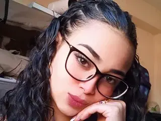 Streamate Adult Video Chat of Hannah_Petit