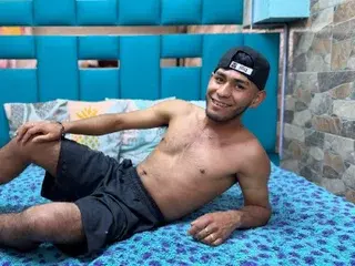 Streamate Live Porn of Noahwarm