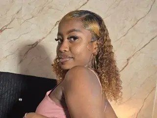 Streamate Nude Webcam of erika_lyrics