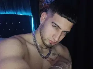 Streamate Live Porn of GiomarReyesX