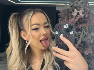 Streamate Sex Chat of KylieJoyce