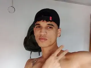 Streamate Watch Live Sex Cams of PetterBigcook