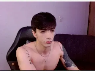Streamate Live Porn of Hello333