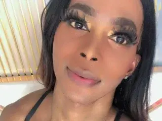 Streamate Live Sex of LorettaSaennz