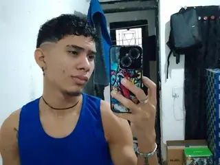 Streamate Watch Live Sex Cams of Roger_lams