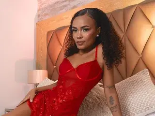 Streamate Nude Webcam of IvonWilliams