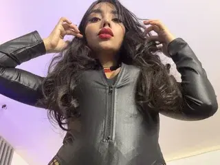 Streamate Watch Live Sex Cams of Selenabatti