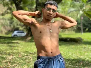 Streamate Sex Cam of Dominus_Black