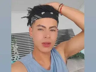 Streamate Watch Live Sex Cams of ThiiagoSaeenz