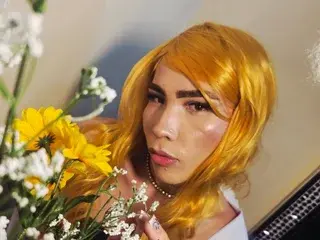 Streamate Live Sex Cam of Thamara_Roberts