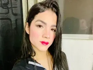 Streamate Sex Cam of maddy_moonn111