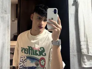 Streamate Free Porn Cam of KikeTalk
