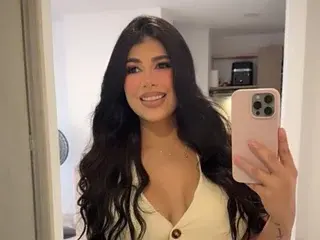 Streamate Free Porn Cam of SharaSoto
