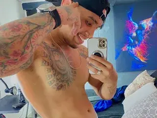 Streamate Free Live Porn of DamianReyes