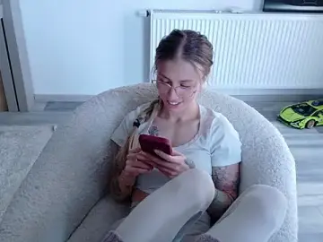 Stripchat Live Sex Cam of Deidi_sweet