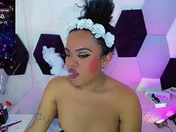 Stripchat Live Sex Cam of KayleighDreams_