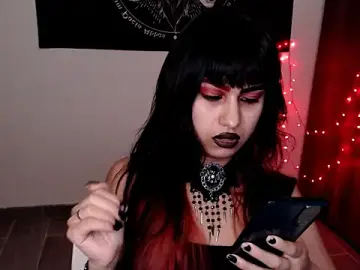 Stripchat Live Sex Cam of Little-Lucifer