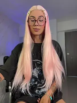 Stripchat Live Sex Cam of miss_tatiana_
