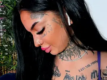 Stripchat Live Porn of CreamyInkky_