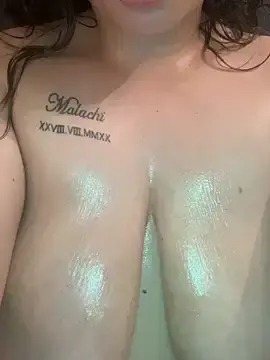 Stripchat Live Sex Cam of bigtittiegrace