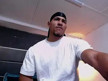 Stripchat Live Sex of teddyfit19cm