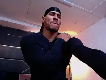 Stripchat Live Sex of teddyfit19cm