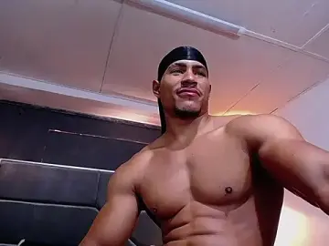 Stripchat Sex Cam of teddyfit19cm