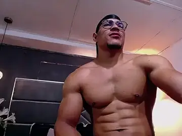 Stripchat Live Sex Cam of teddyfit19cm