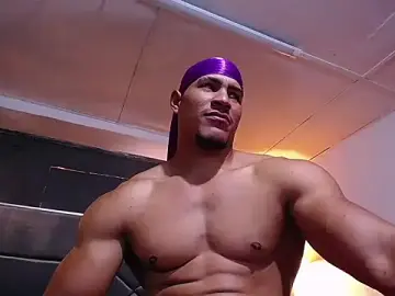 Stripchat Free Porn Cam of teddyfit19cm